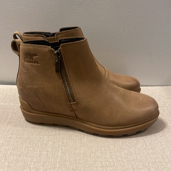 Sorel Women's ELIE Leather Booties Sz
Women's 8 - Picture 2 of 9